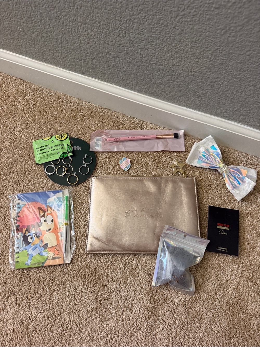 Stila Cosmetic Pouch Gift Set with Accessories Metallic Rose Gold
